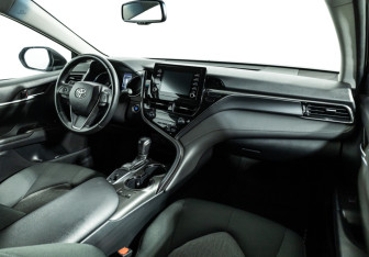 Подержанный автомобиль Toyota Camry Sedan 2021 года (9 фото)