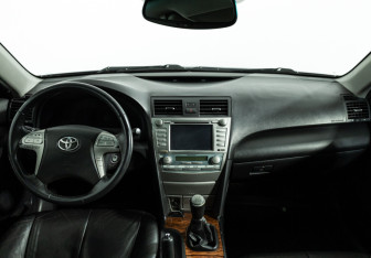 Подержанный автомобиль Toyota Camry Sedan 2008 года (13 фото)