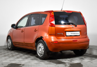 Подержанный автомобиль Nissan Note 2008 года (7 фото)