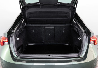 Подержанный автомобиль Skoda Octavia Liftback 2021 года (29 фото)