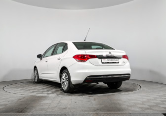 Подержанный автомобиль Citroen C4 Sedan 2018 года (7 фото)
