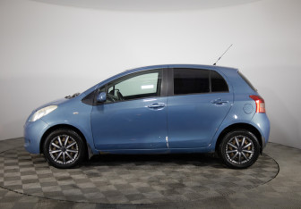 Подержанный автомобиль Toyota Yaris Hatchback 2007 года (8 фото)