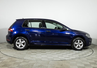 Подержанный автомобиль Volkswagen Golf Hatchback 2018 года (4 фото)