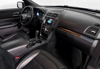 Подержанный автомобиль Ford Explorer 2017 года (15 фото)