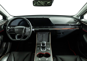 Подержанный автомобиль Omoda C5 2024 года (13 фото)