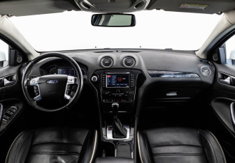 Подержанный автомобиль Ford Mondeo Sedan 2013 года (10 фото)