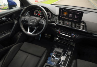 Подержанный автомобиль Audi Q5 2021 года (10 фото)