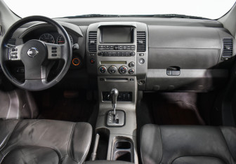 Подержанный автомобиль Nissan Pathfinder 2008 года (14 фото)