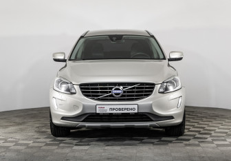 Подержанный автомобиль Volvo XC60 2017 года (2 фото)