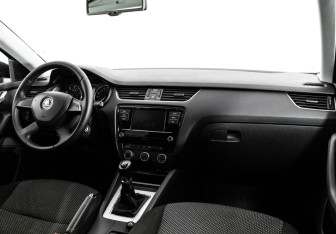 Подержанный автомобиль Skoda Octavia Liftback 2014 года (9 фото)