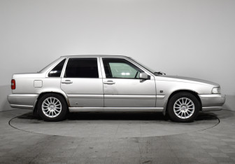 Подержанный автомобиль Volvo S70 1997 года (4 фото)