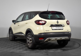 Подержанный автомобиль Renault Kaptur 2018 года (7 фото)