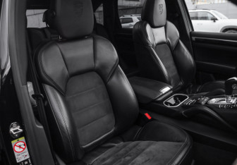 Подержанный автомобиль Porsche Cayenne 2016 года (31 фото)