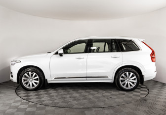 Подержанный автомобиль Volvo XC90 2018 года (9 фото)