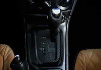 Подержанный автомобиль Toyota Celica Liftback 2002 года (16 фото)