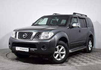 Подержанный автомобиль Nissan Pathfinder 2013 года (1 фото)