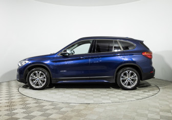 Подержанный автомобиль BMW X1 2017 года (8 фото)