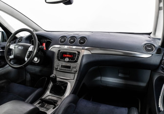 Подержанный автомобиль Ford S-MAX 2007 года (9 фото)