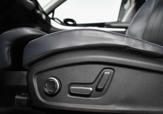 Подержанный автомобиль Geely Atlas 2024 года (17 фото)