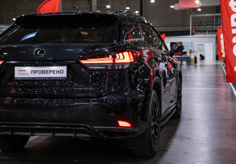 Подержанный автомобиль Lexus RX 2020 года (10 фото)