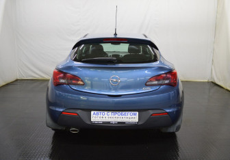 Подержанный автомобиль Opel Astra Hatchback 2014 года (6 фото)