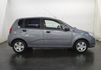 Подержанный автомобиль Chevrolet Aveo Hatchback 2010 года (4 фото)