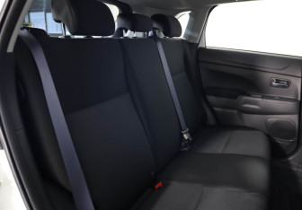 Подержанный автомобиль Mitsubishi ASX 2012 года (18 фото)