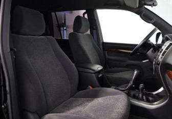 Подержанный автомобиль Toyota Land Cruiser Prado 2007 года (12 фото)