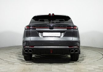 Подержанный автомобиль Changan UNI-K 2023 года (6 фото)