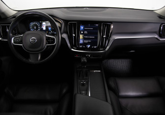 Подержанный автомобиль Volvo V60 2019 года (9 фото)