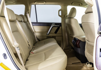 Подержанный автомобиль Toyota Land Cruiser Prado 2016 года (24 фото)