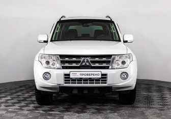 Подержанный автомобиль Mitsubishi Pajero 2014 года (2 фото)