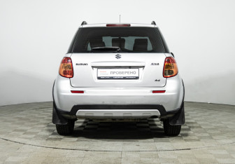 Подержанный автомобиль Suzuki SX4 Hatchback 2014 года (6 фото)