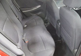 Подержанный автомобиль Hyundai Solaris Sedan 2012 года (13 фото)