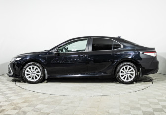 Подержанный автомобиль Toyota Camry Sedan 2021 года (8 фото)