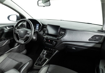Подержанный автомобиль Hyundai Solaris Sedan 2021 года (9 фото)