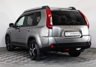 Подержанный автомобиль Nissan X-Trail 2011 года (7 фото)