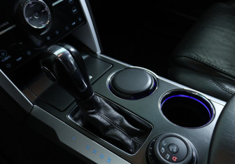 Подержанный автомобиль Ford Explorer 2013 года (16 фото)