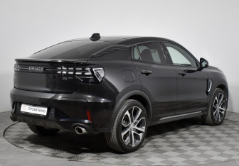Подержанный автомобиль Lynk&Co 05 2023 года (5 фото)