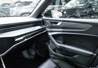 Подержанный автомобиль Audi A6 Wagon 2019 года (23 фото)