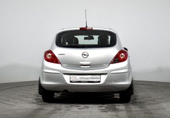 Подержанный автомобиль Opel Corsa 2013 года (6 фото)
