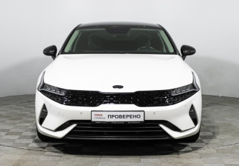 Подержанный автомобиль Kia K5 2021 года (2 фото)