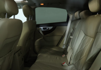 Подержанный автомобиль Infiniti QX70 2013 года (28 фото)