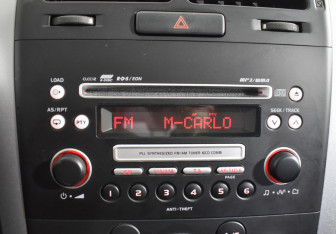 Подержанный автомобиль Suzuki Grand Vitara 2010 года (16 фото)