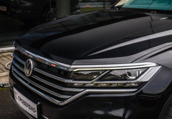 Подержанный автомобиль Volkswagen Touareg 2019 года (10 фото)