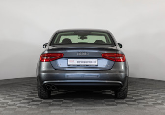 Подержанный автомобиль Audi A4 Sedan 2014 года (6 фото)
