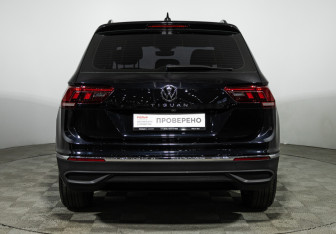 Подержанный автомобиль Volkswagen Tiguan 2021 года (6 фото)