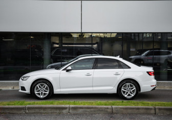 Подержанный автомобиль Audi A4 Sedan 2018 года (9 фото)