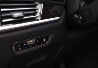 Подержанный автомобиль BMW X7 2020 года (29 фото)