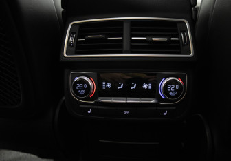 Подержанный автомобиль Audi Q7 2017 года (24 фото)